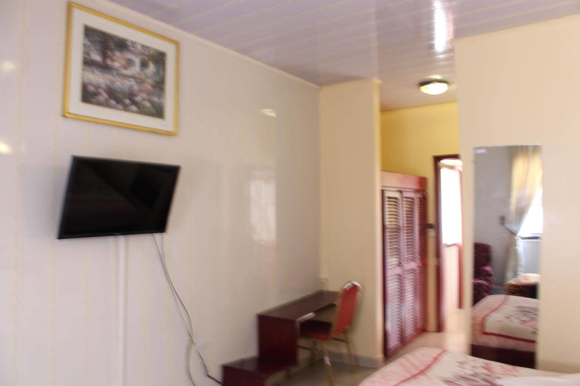 Hotel Santa Lucia Yaoundé Exterior foto